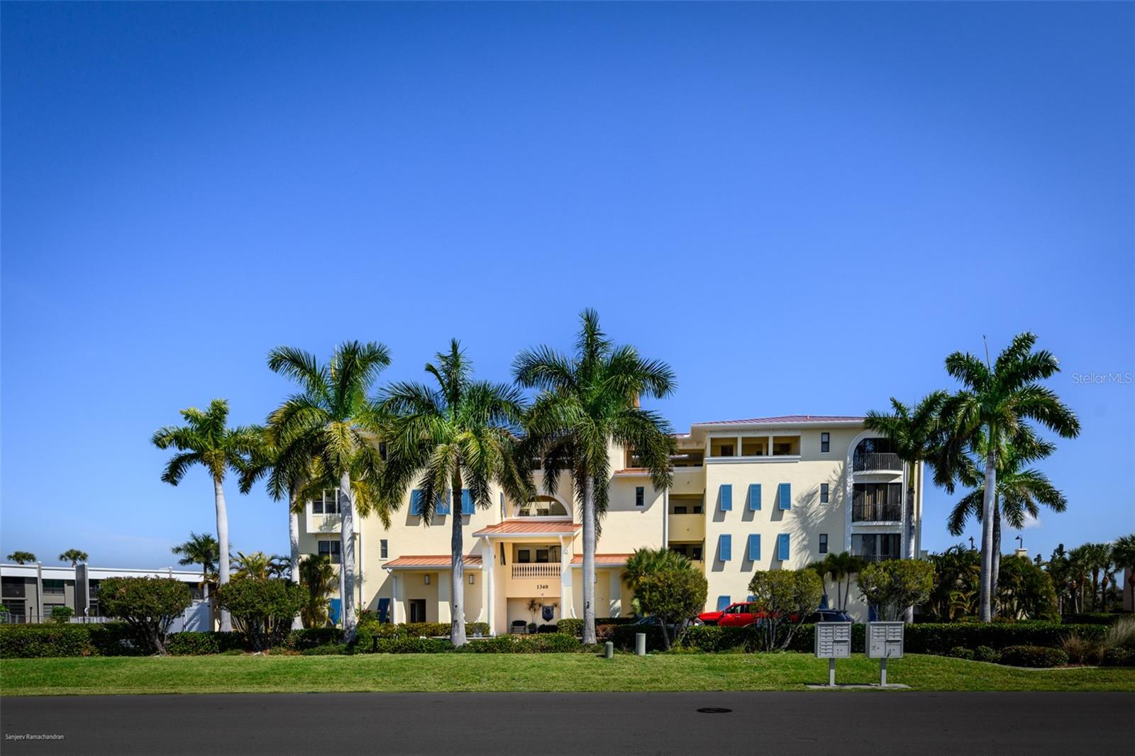 OUTLOOK COVE CONDOMINIUM - Residential Lease