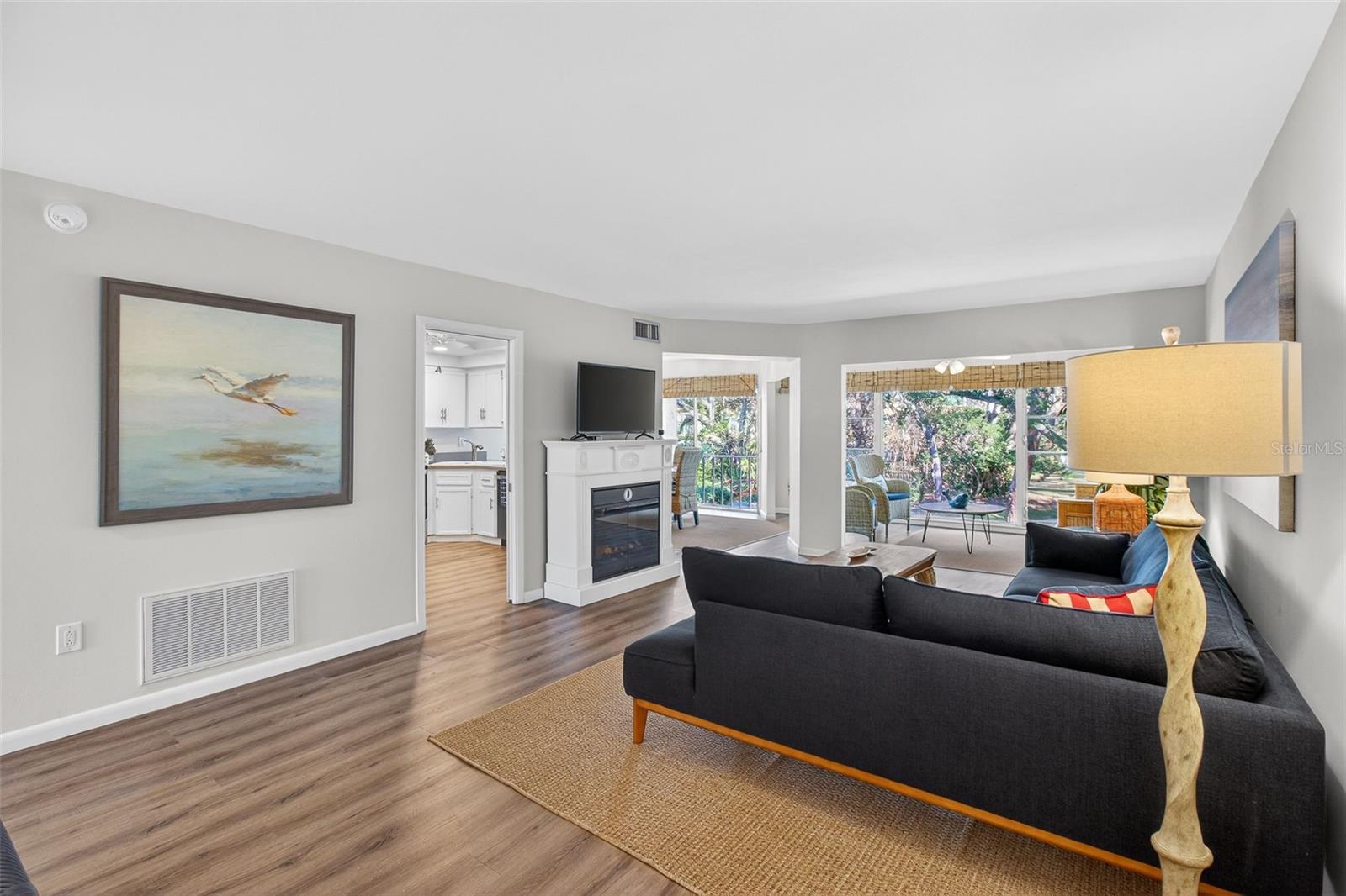 225 COUNTRY CLUB DRIVE D239