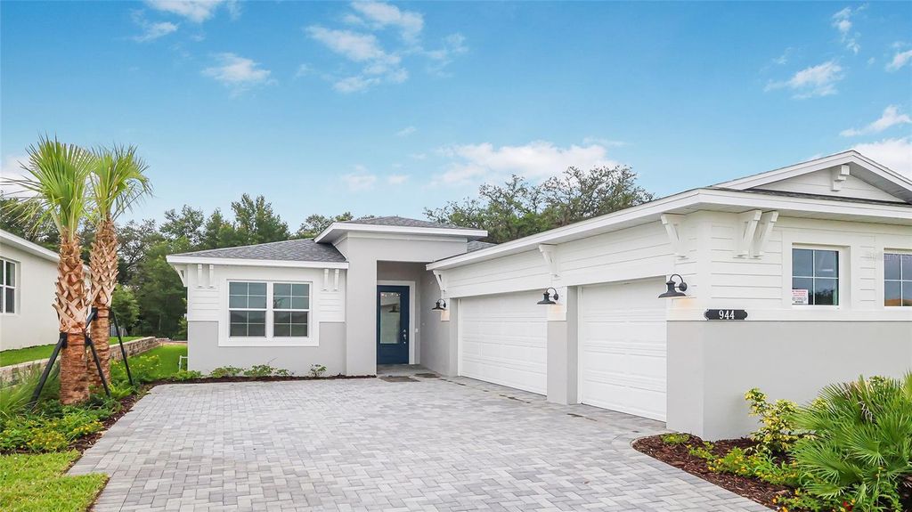 Photo of 944 Club Cresswind Drive, Lady Lake, FL 32159 (MLS # W7880074)