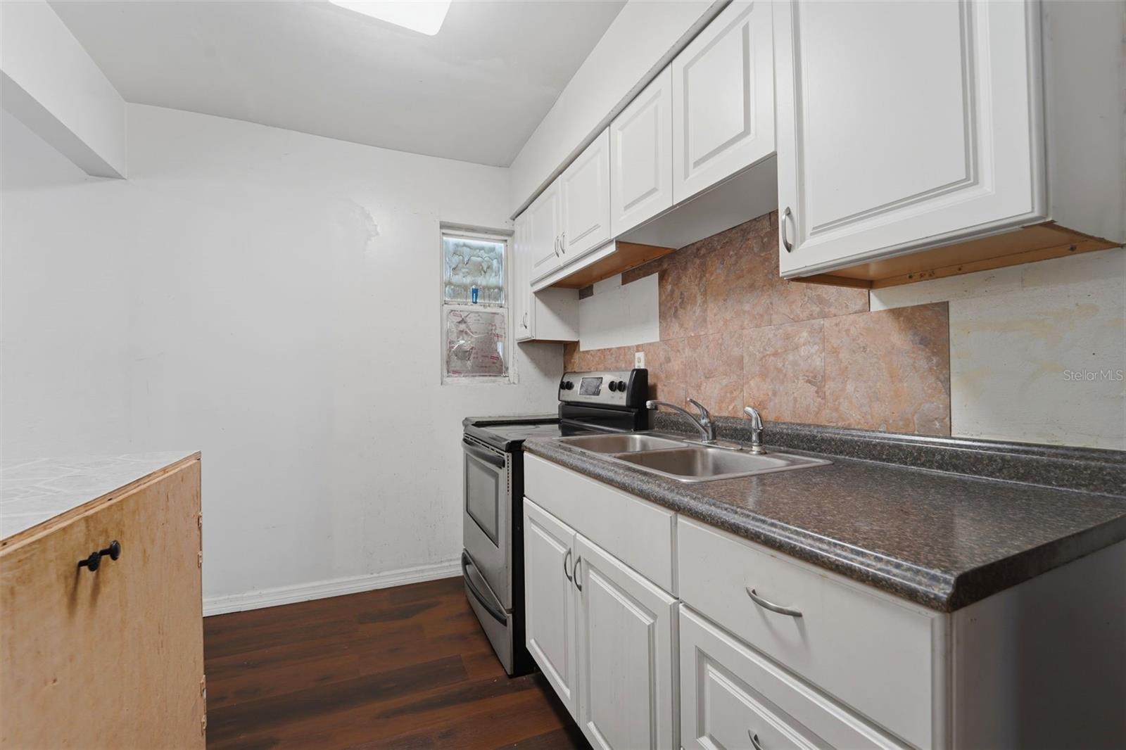 ROOSEVELT PARK ADD - Residential Income