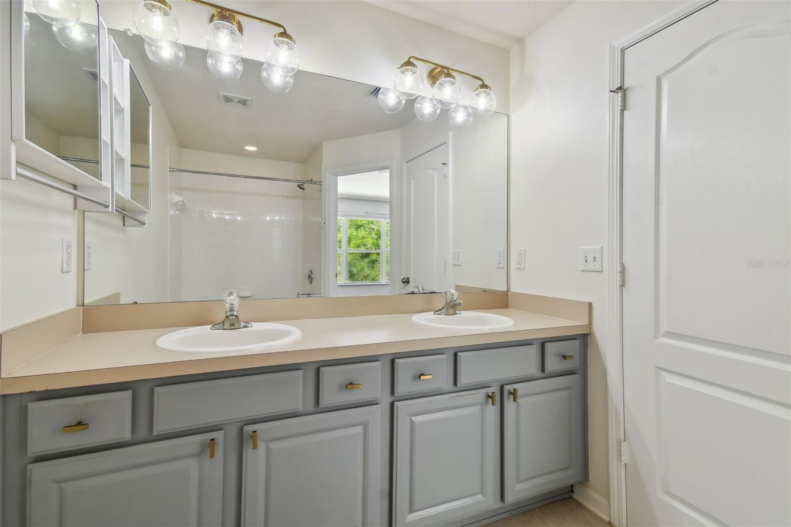 VALHALLA PH 3-4 - Residential Lease