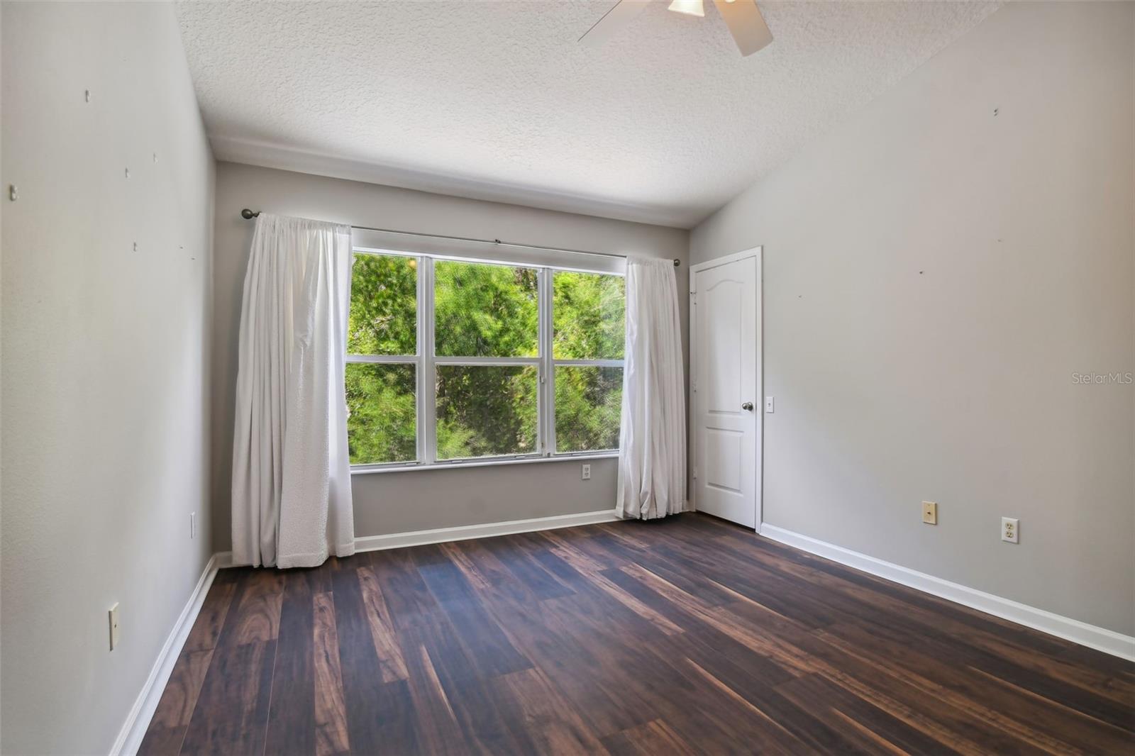 VALHALLA PH 3-4 - Residential Lease