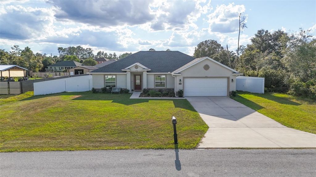 Photo of 10396 SW 45th Avenue, Ocala, FL 34476 (MLS # OM710407)
