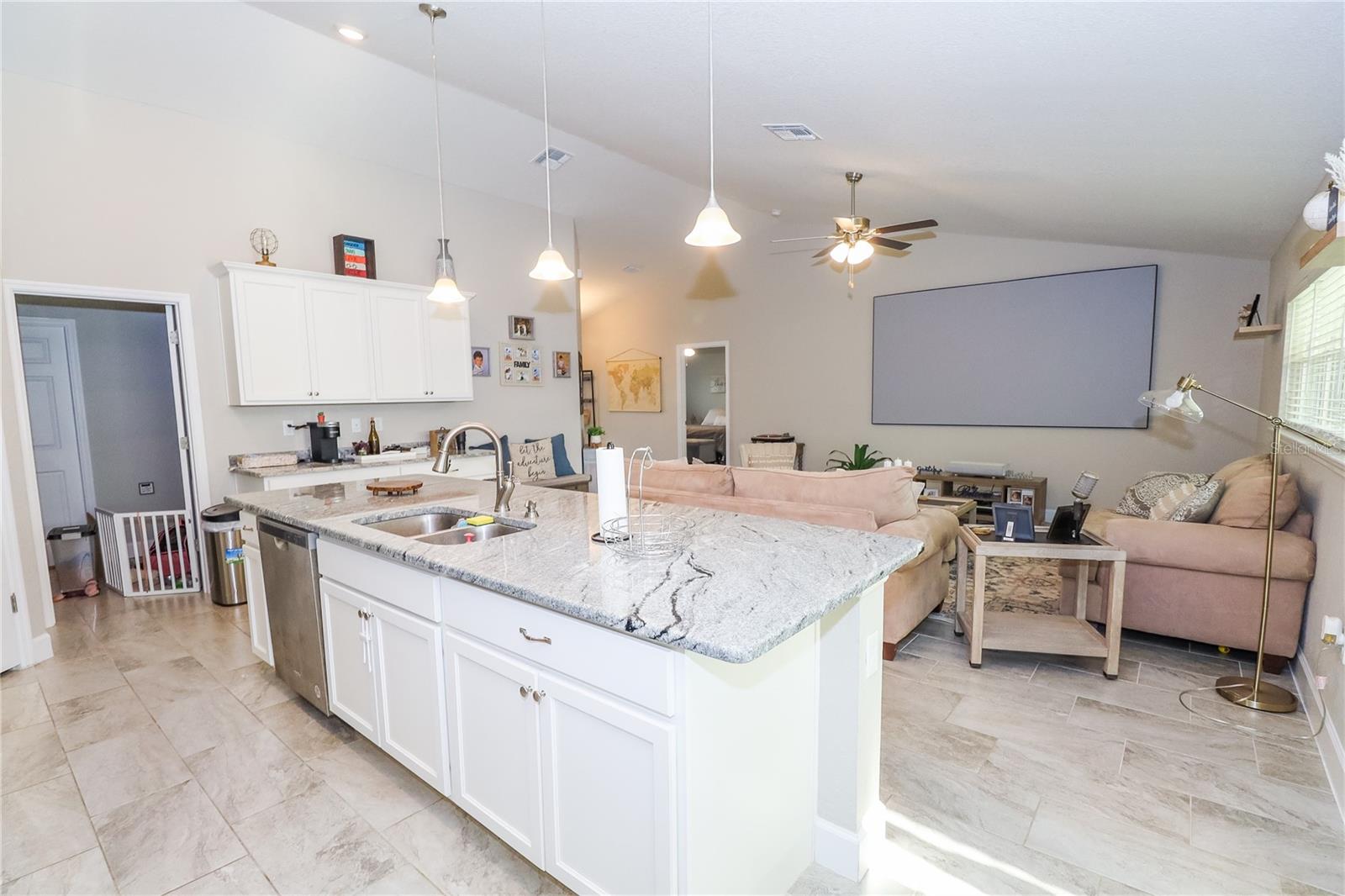 OCALA WATERWAY ESTATE - Residential Lease