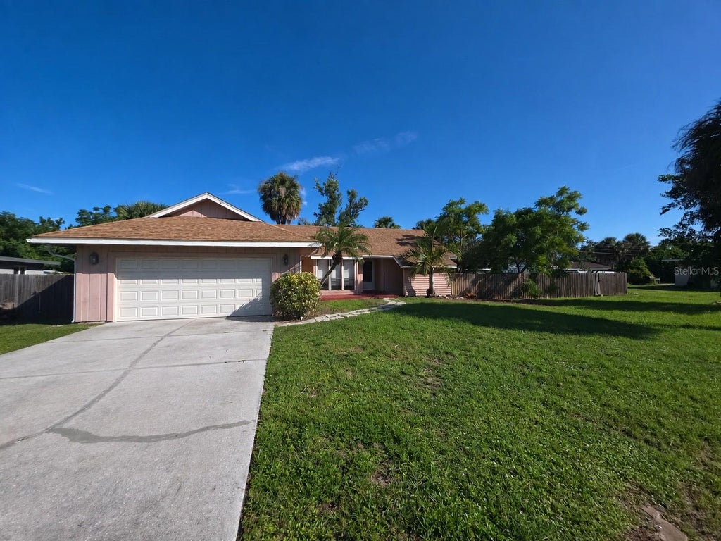Photo of 700 South Venice Avenue, Venice, FL 34293 (MLS # D6148356)