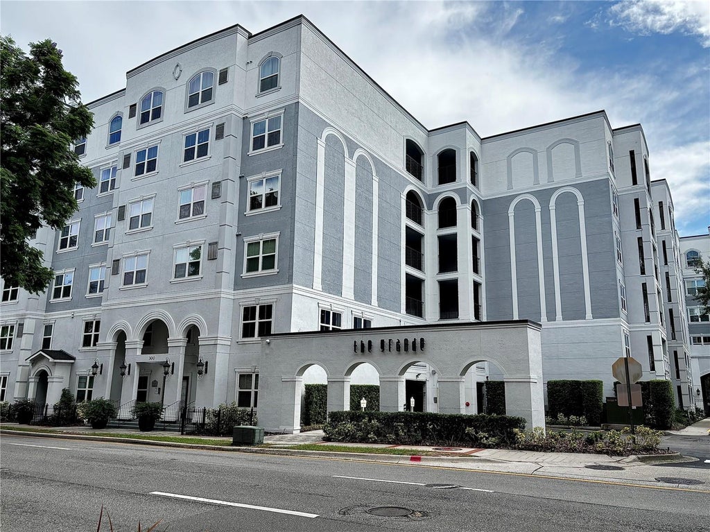 Photo of 304 E South Street #2019, Orlando, FL 32801 (MLS # O6443412)