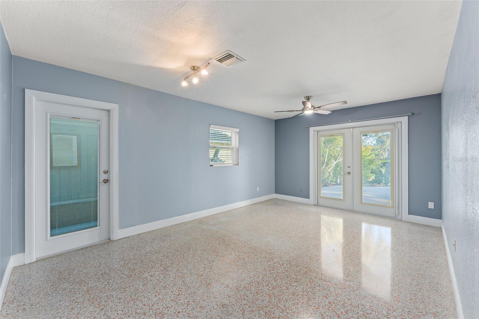 ISLE CATALINA - Residential