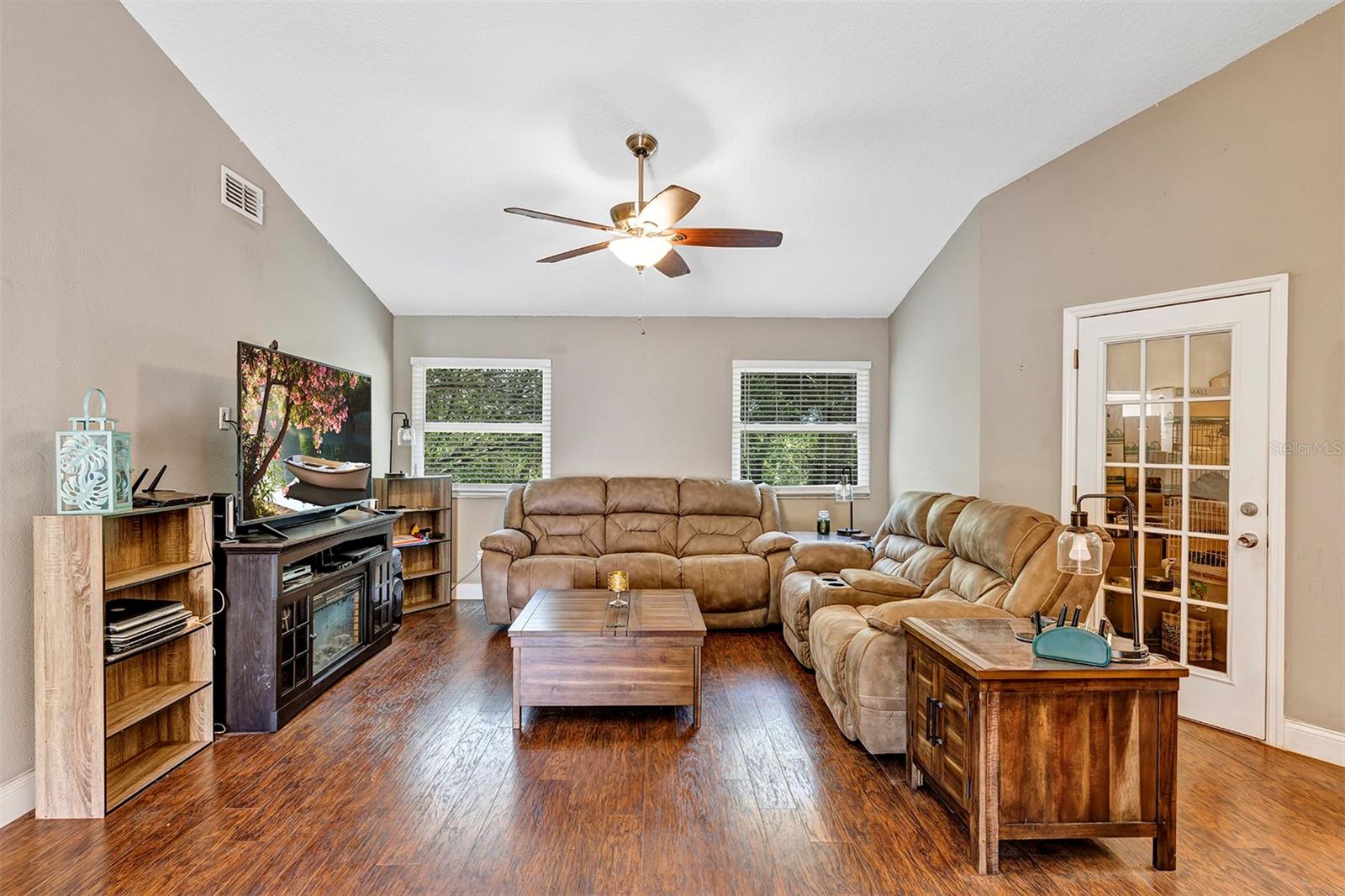 6906 COLONY OAKS LANE