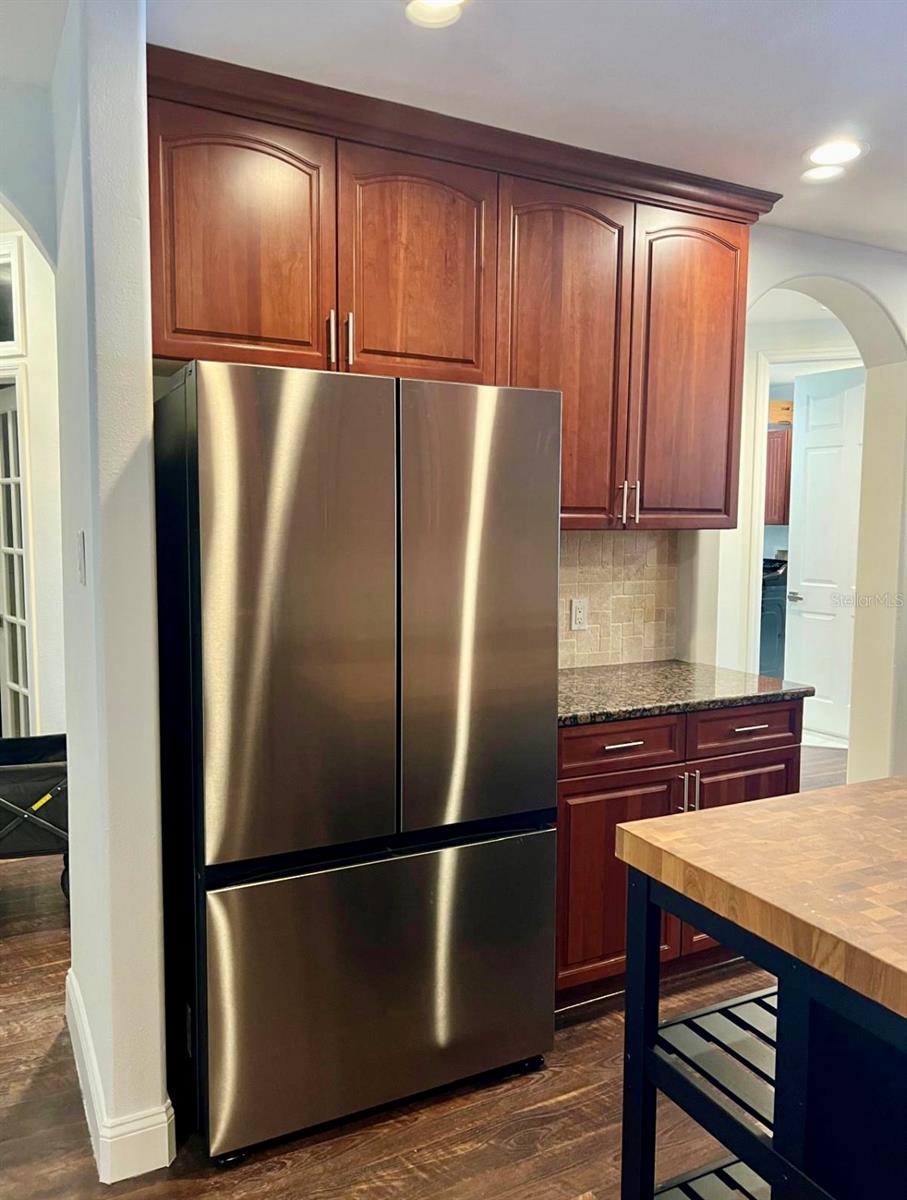 VIZCAYA HEIGHTS CONDO 07 - Residential