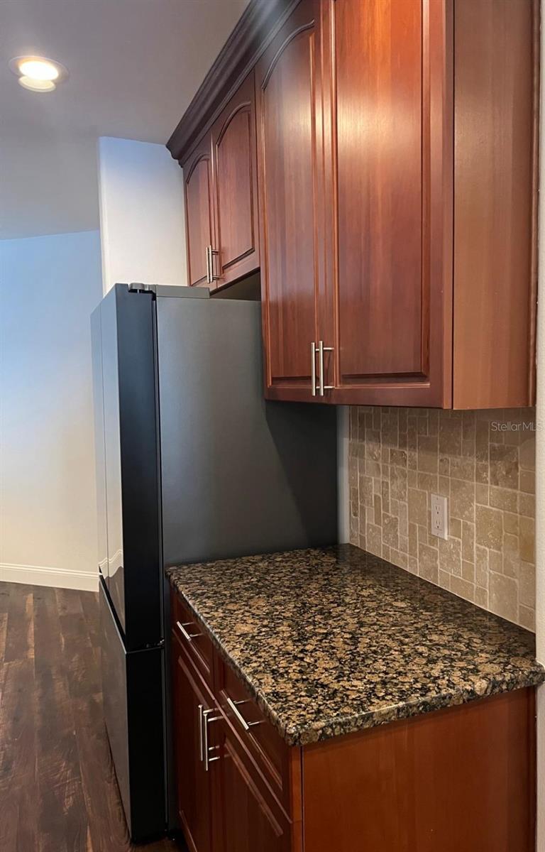 VIZCAYA HEIGHTS CONDO 07 - Residential