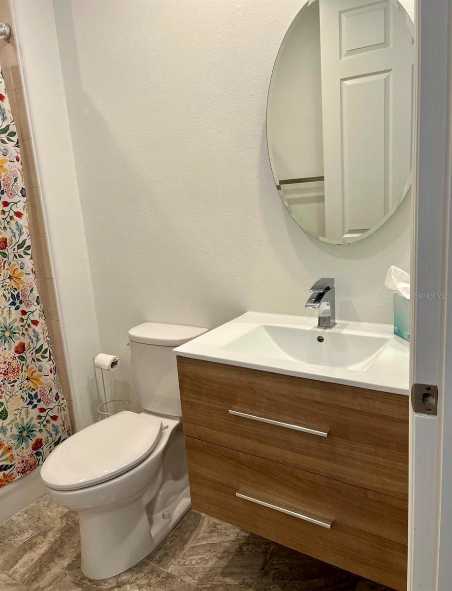 VIZCAYA HEIGHTS CONDO 07 - Residential