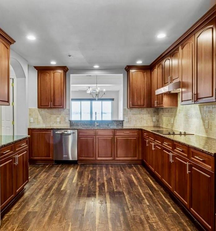 VIZCAYA HEIGHTS CONDO 07 - Residential