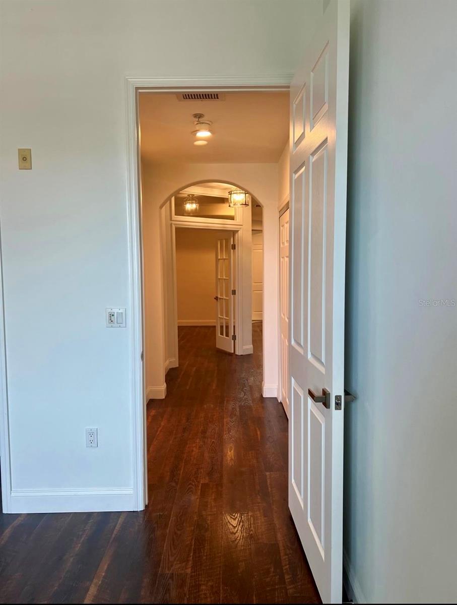 VIZCAYA HEIGHTS CONDO 07 - Residential