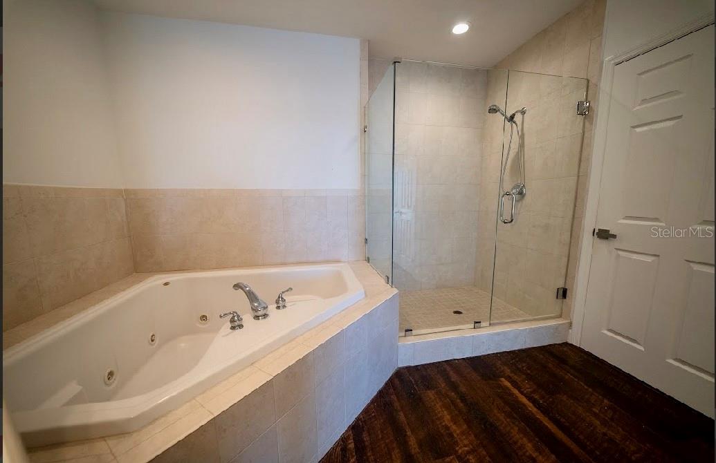 VIZCAYA HEIGHTS CONDO 07 - Residential