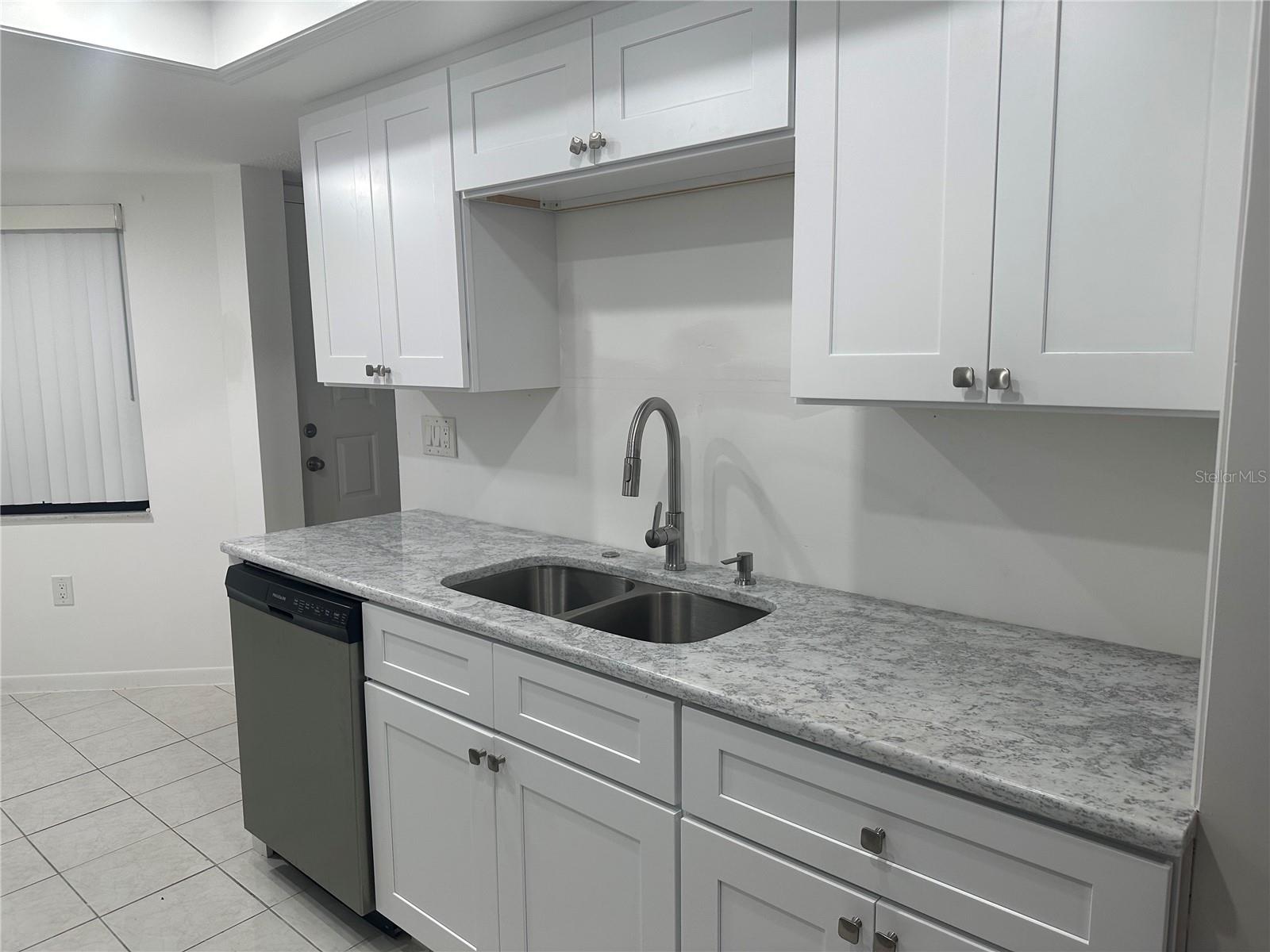 ESTANCIA CONDO - Residential Lease