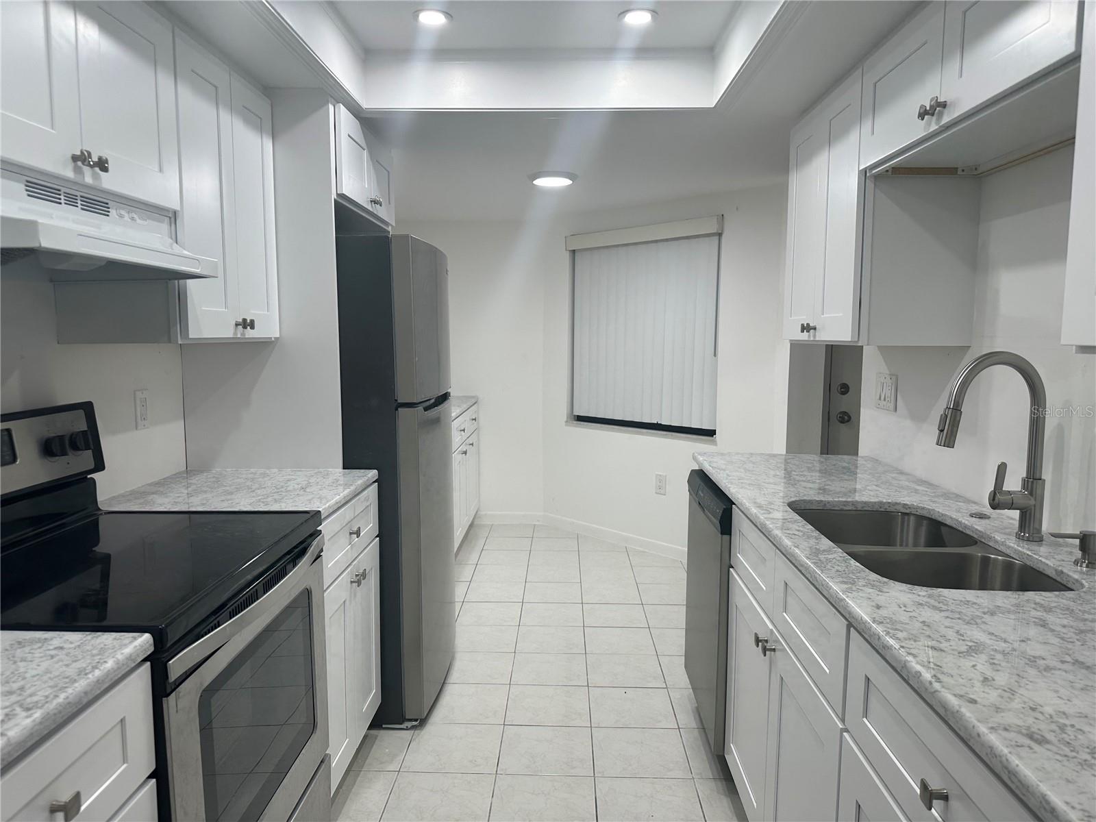 ESTANCIA CONDO - Residential Lease