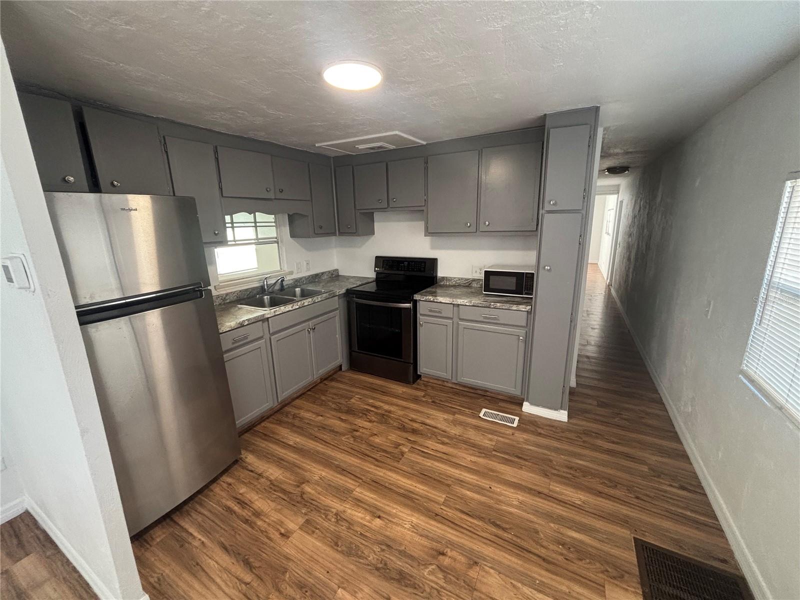 5480 PINELAND AVENUE