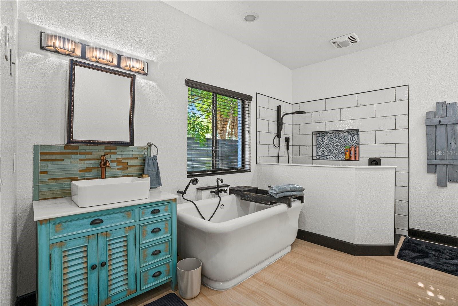 AVON HEIGHTS - Residential