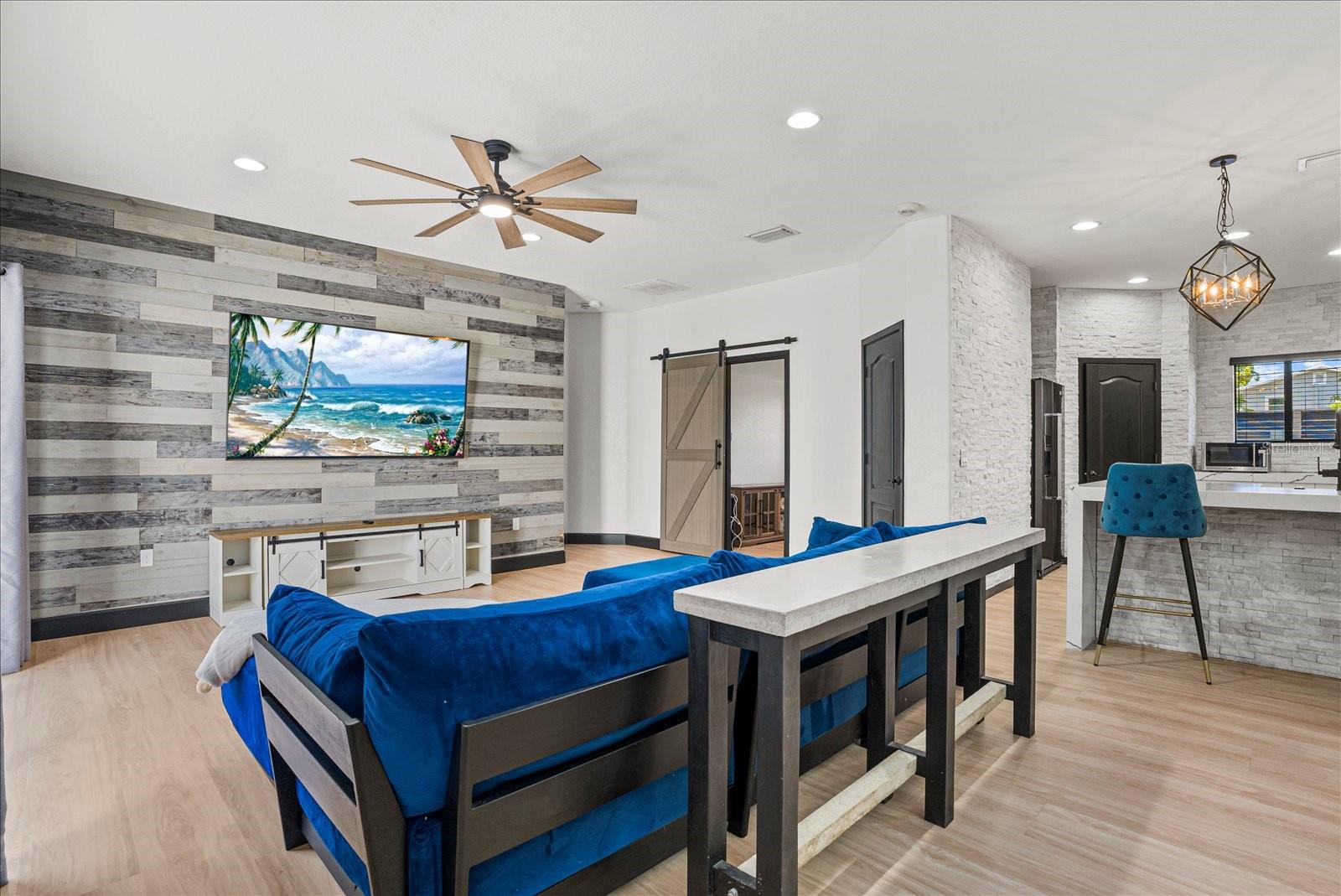 AVON HEIGHTS - Residential