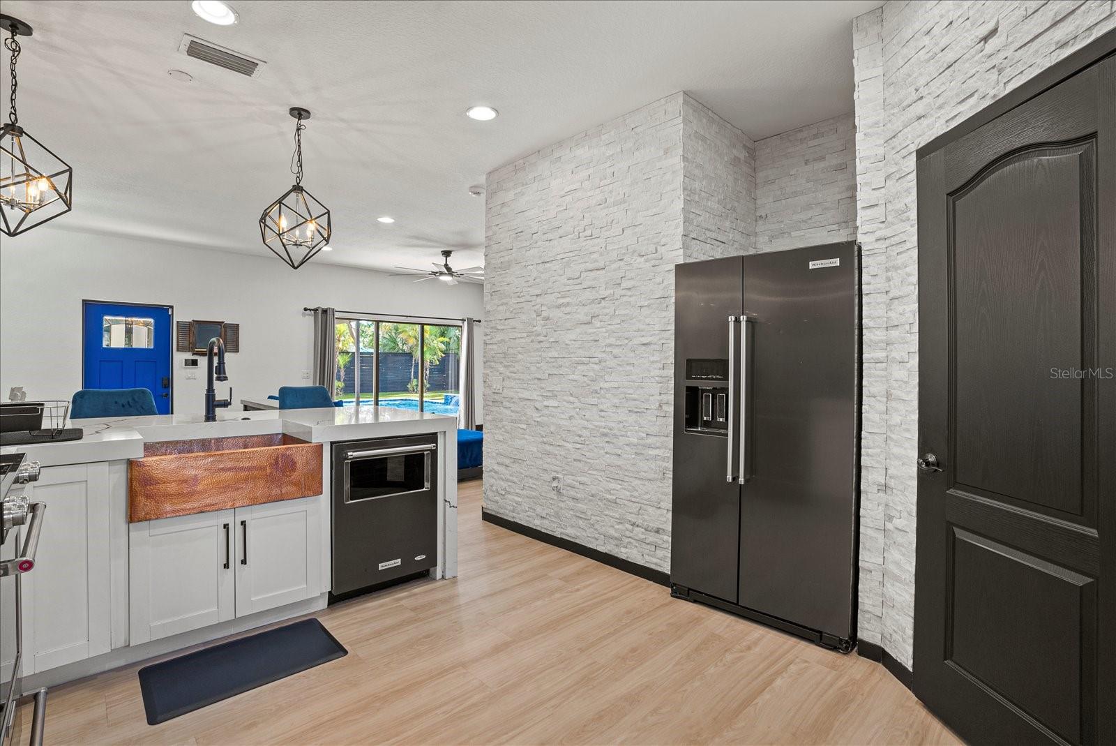 AVON HEIGHTS - Residential