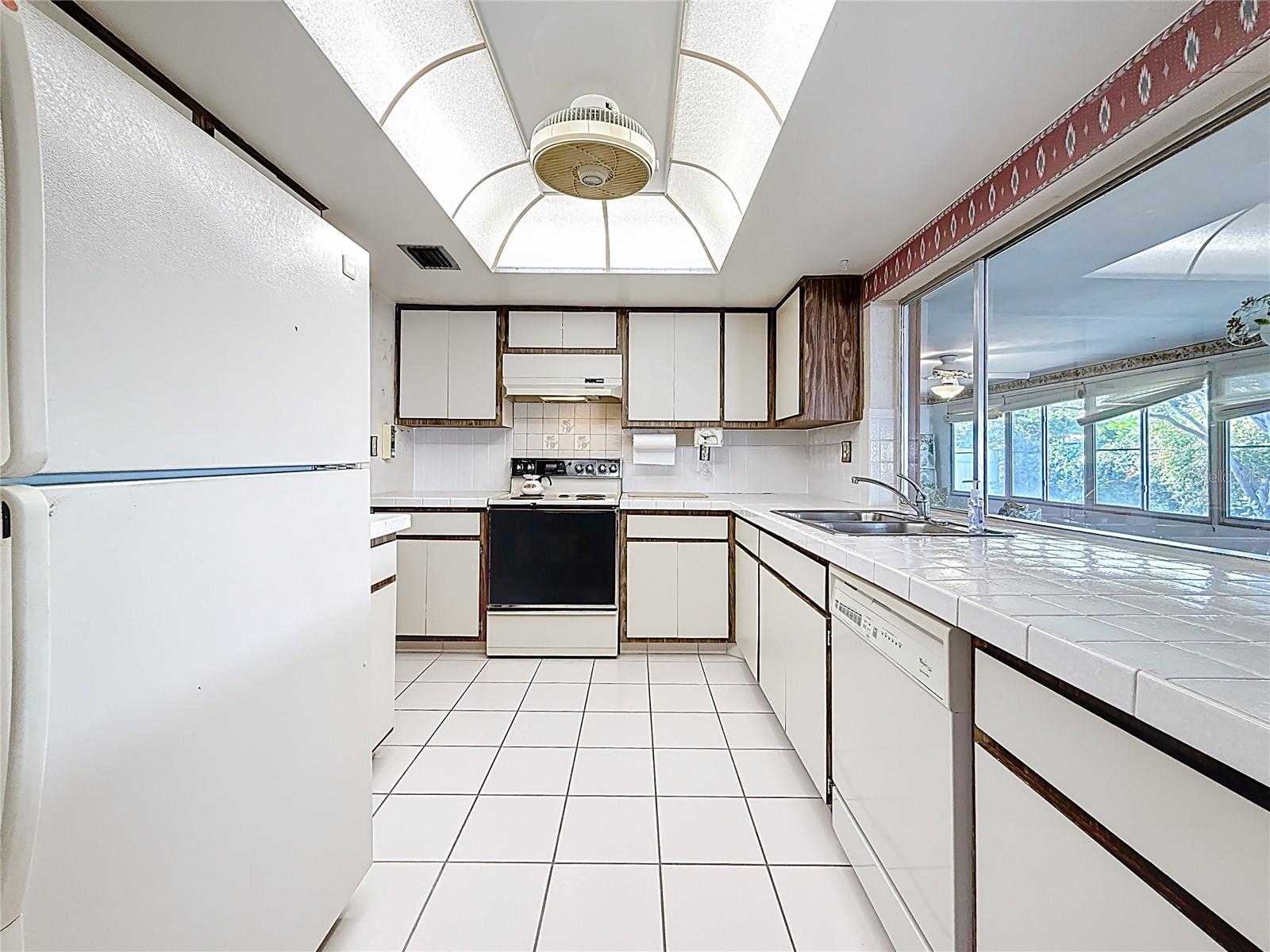 IMPERIAL POINT - Residential