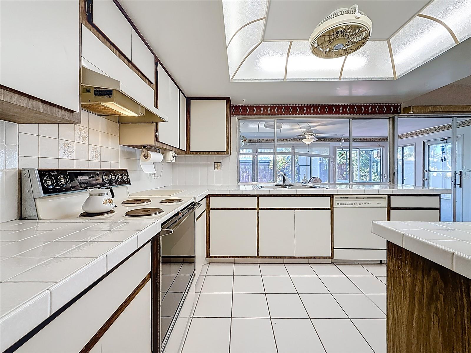 IMPERIAL POINT - Residential