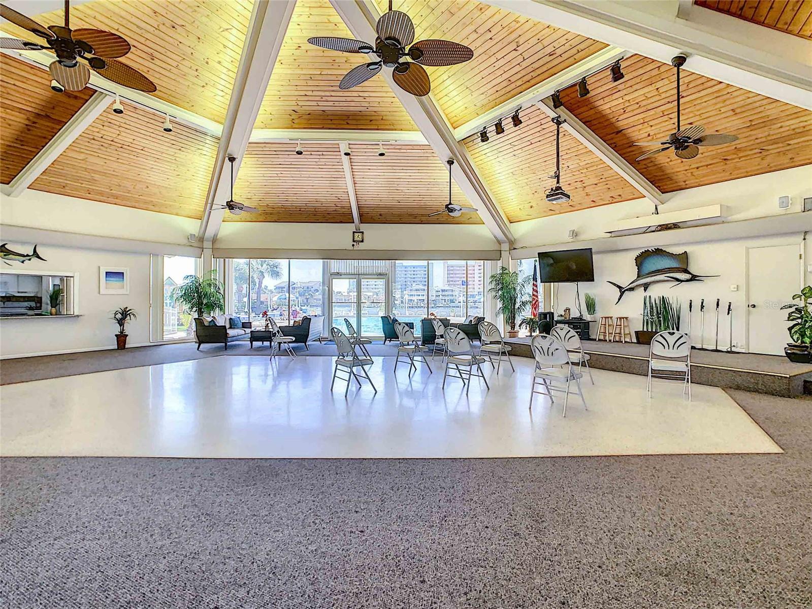 IMPERIAL POINT - Residential