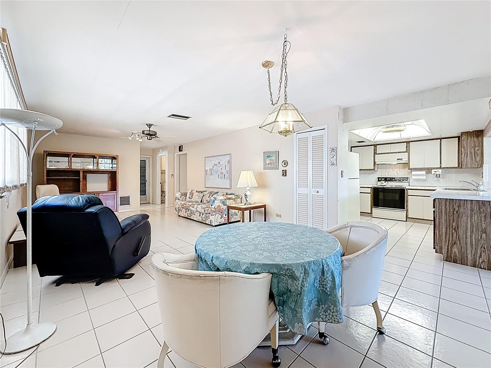 IMPERIAL POINT - Residential