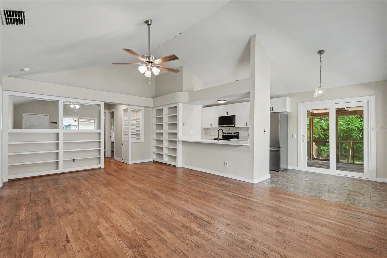 3751 MACKENZIE COURT