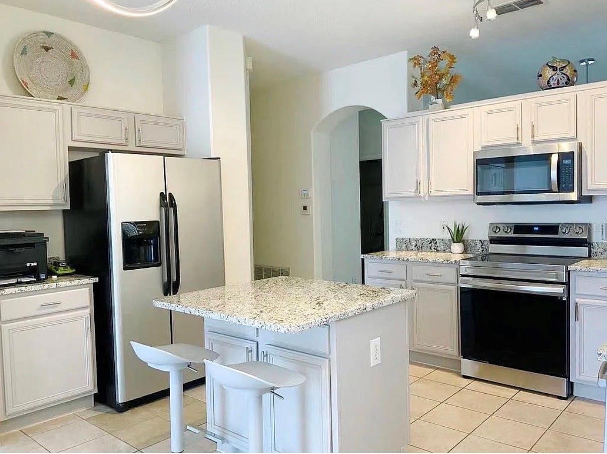 FALCON TRACE - Residential Lease