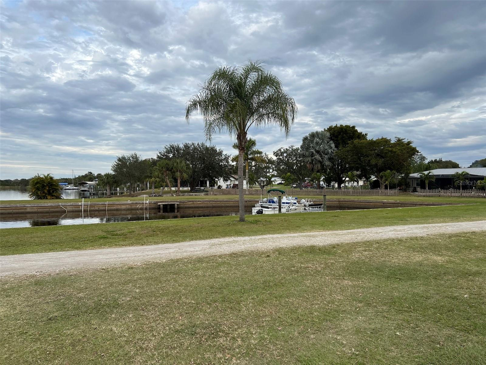 PEACE RIVER SHORES - Land