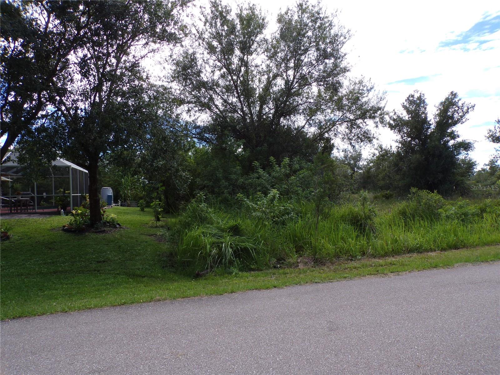PEACE RIVER SHORES - Land