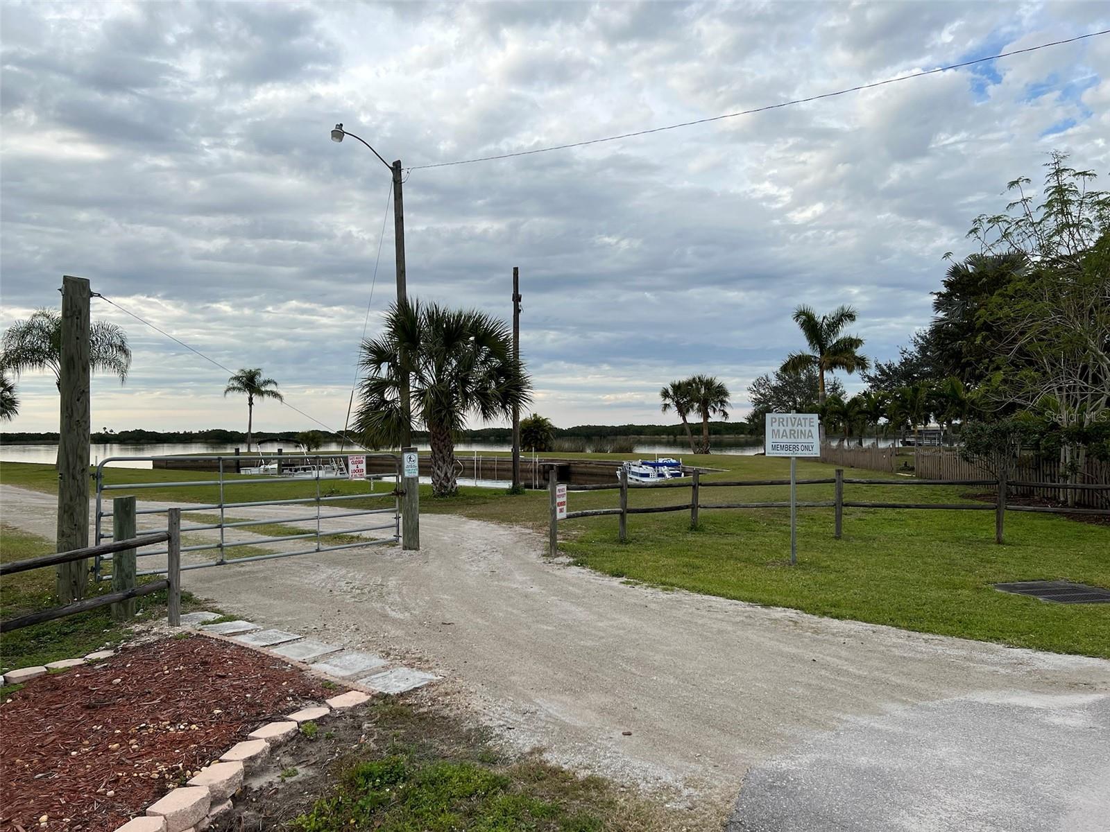 PEACE RIVER SHORES - Land