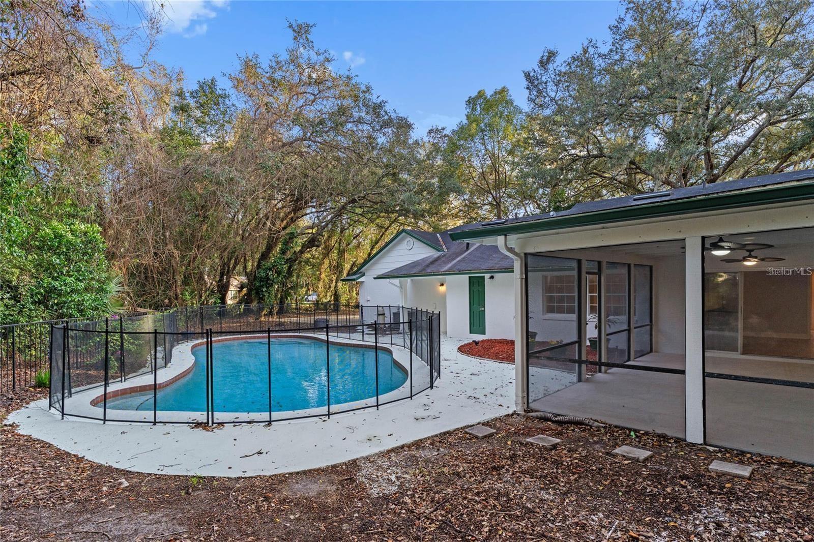 HANOVER WOODS - Residential