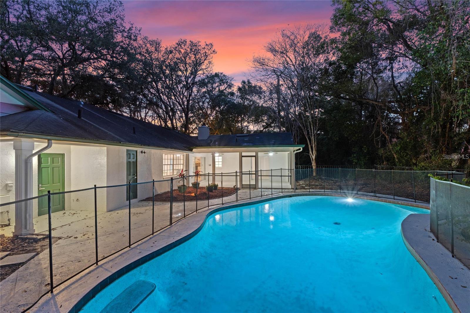 HANOVER WOODS - Residential