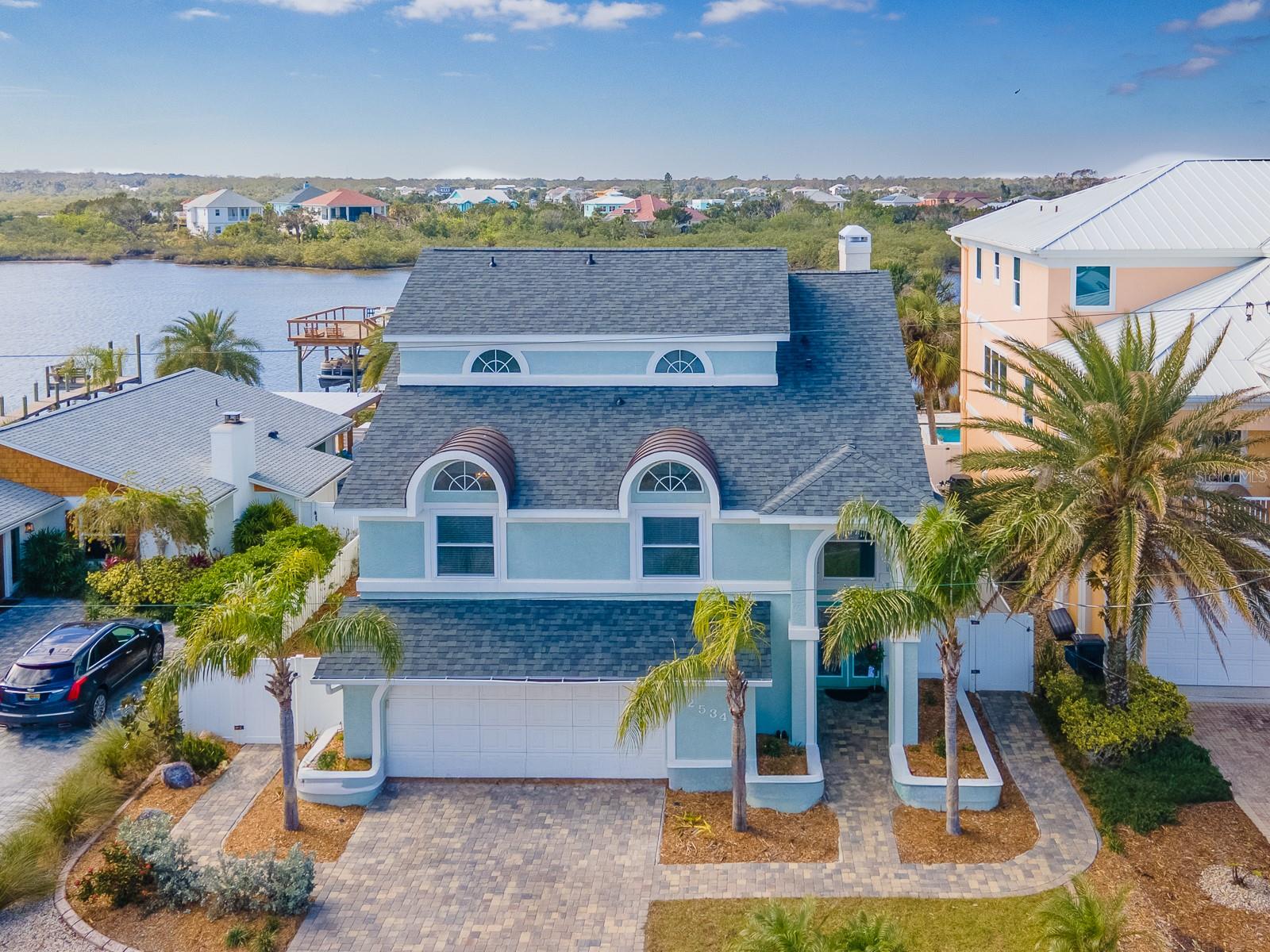2534 LAKESHORE DRIVE
