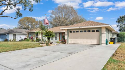 A home in LAKELAND