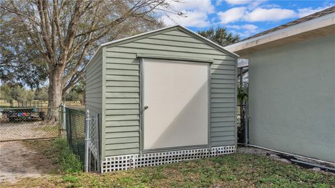 A home in LAKELAND