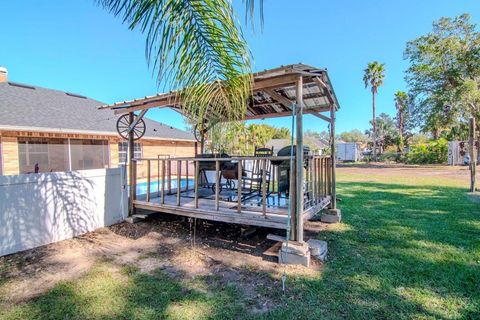 A home in PLANT CITY