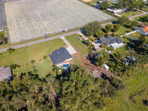 A home in PLANT CITY