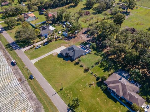 A home in PLANT CITY