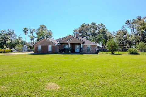 A home in PLANT CITY