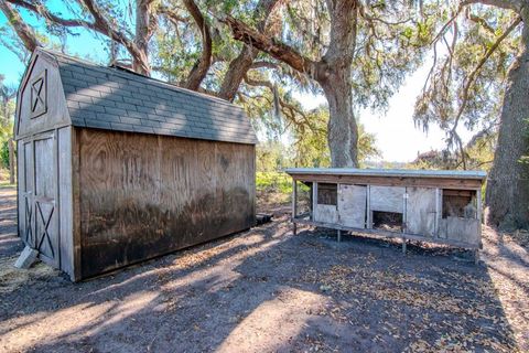 A home in PLANT CITY