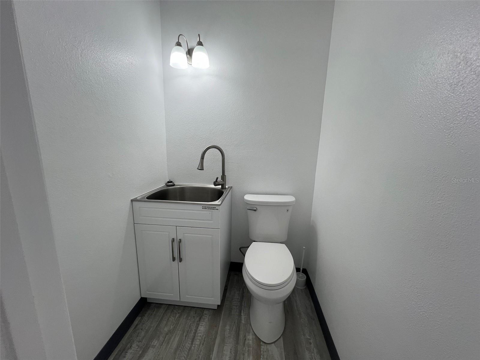 SUNBURST COURT - Commercial Sale