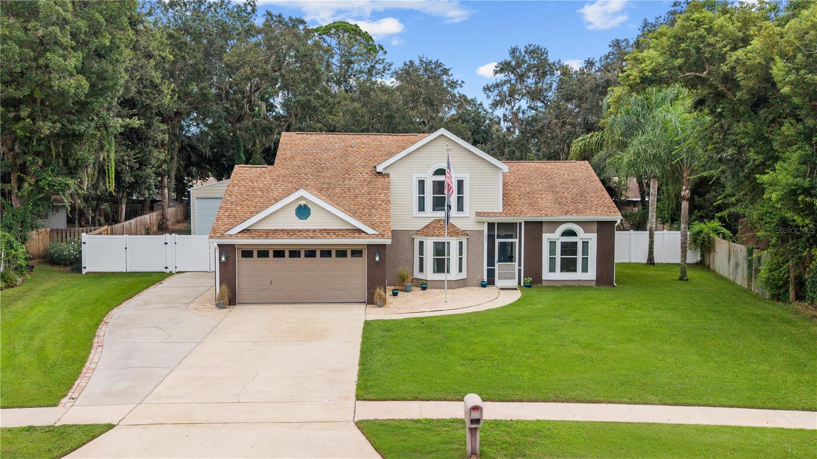 460 CHAMPAGNE CIRCLE