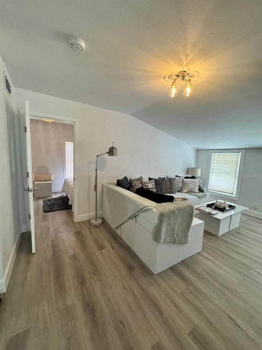 DAYTONA GARDENS 02 - Residential Lease