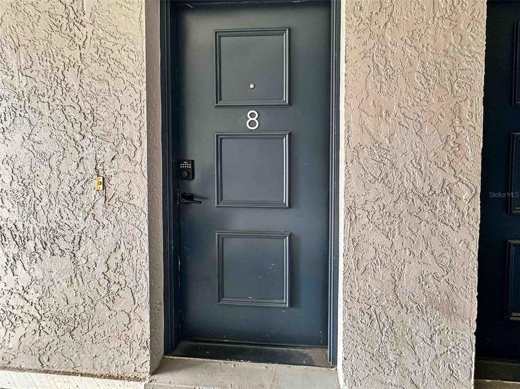 Photo of 4405 W Fair Oaks Avenue #8, Tampa, FL 33611 (MLS # TB8469424)