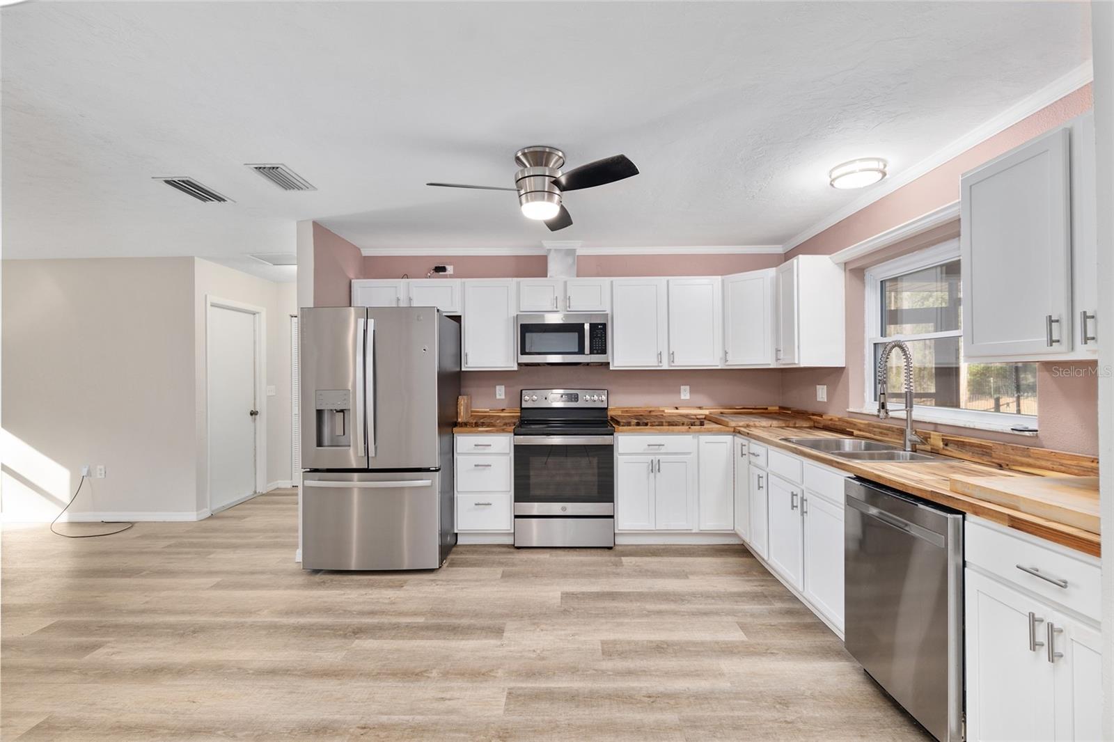 RAINBOW SPRINGS WOODLANDS - Residential