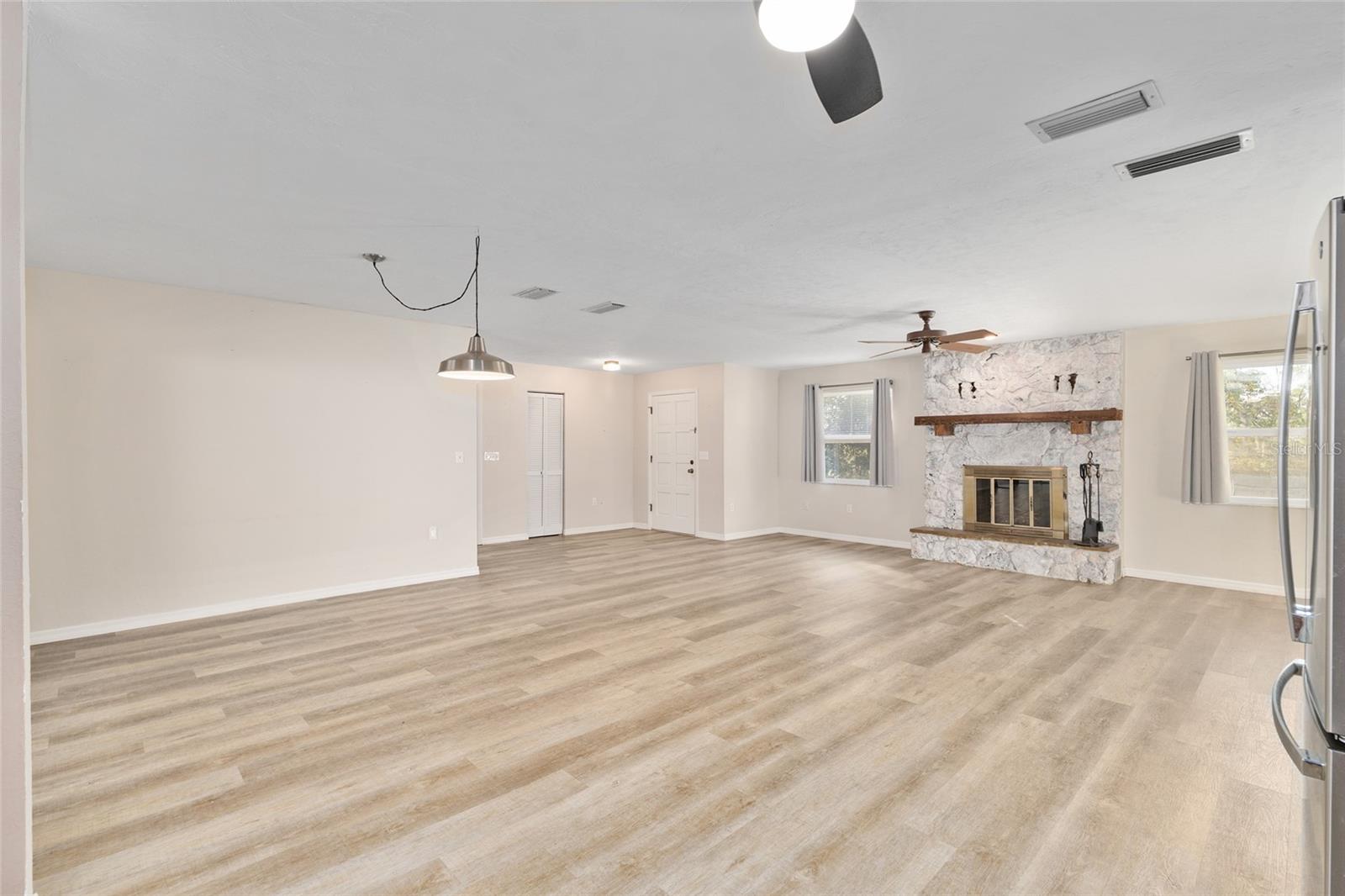 RAINBOW SPRINGS WOODLANDS - Residential