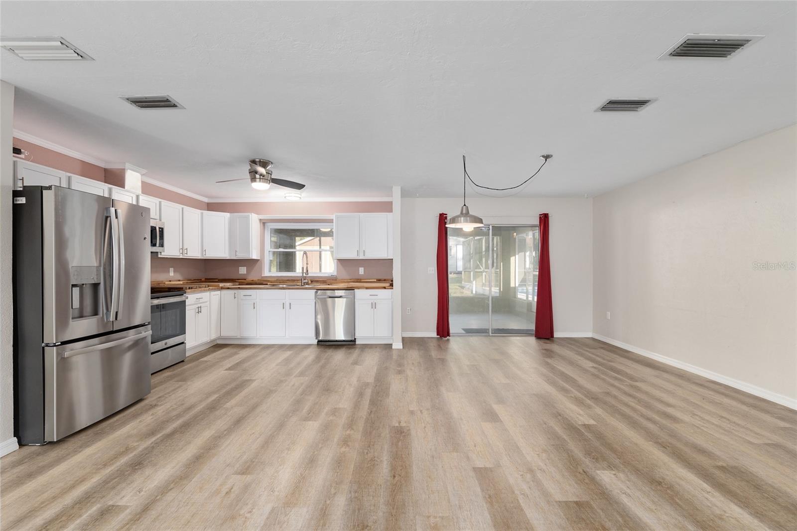 RAINBOW SPRINGS WOODLANDS - Residential